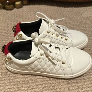 Kurt Geiger London white girls sneakers size Y2, worn once!